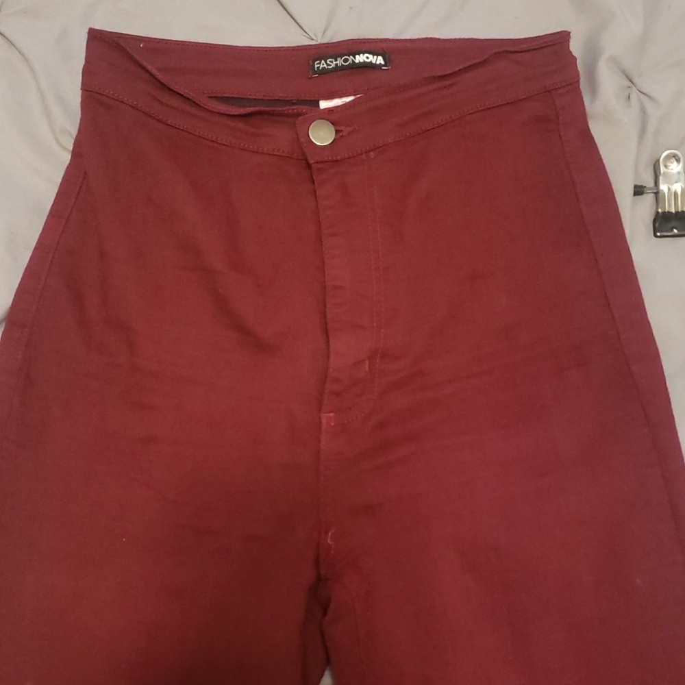 Size 7 fashion nova burgundy jeans